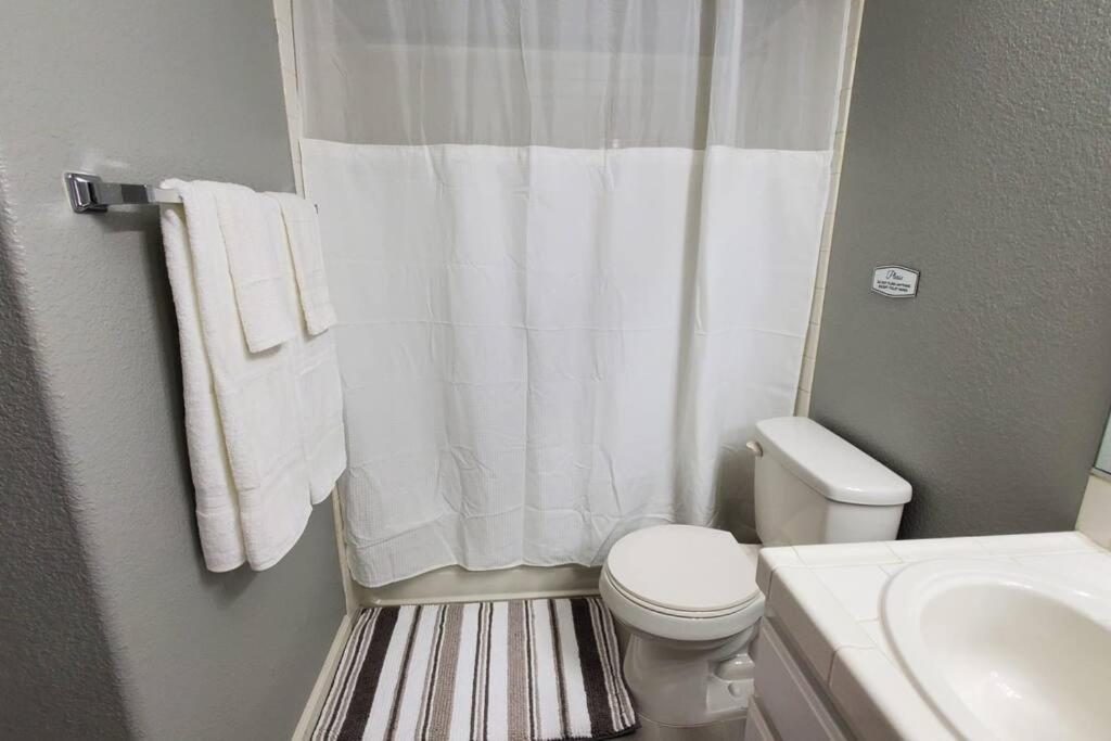 Comfortable Family Home Лас-Вегас Экстерьер фото